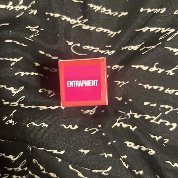 Jeffrey Starr Velvet Trap Entrapment lipstick 💄. NIB - Picture 2 of 5